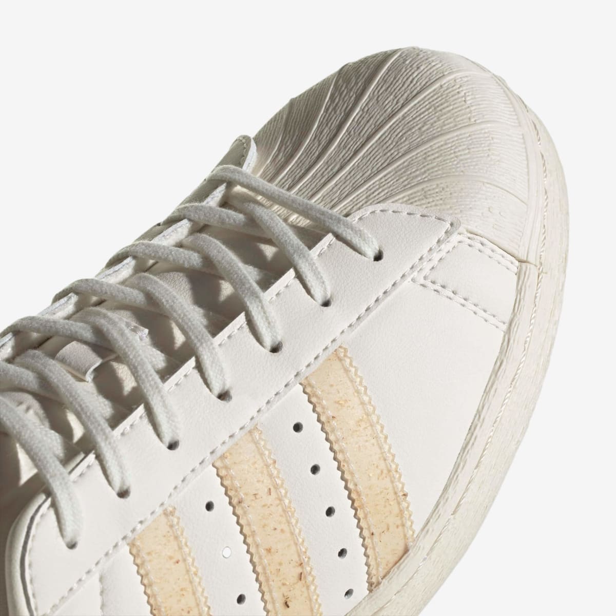 adidas Superstar 82 Broken Chains